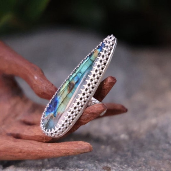 SOLD🌙Handmade OOAK Large Labradorite Crystal Ring - Picture 3 of 5